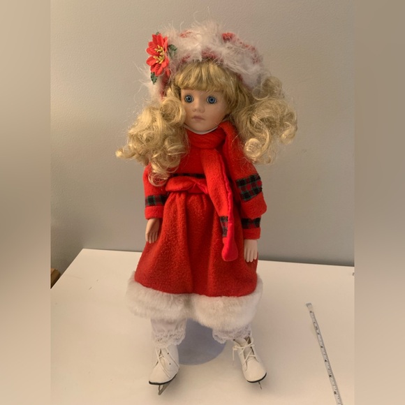 Beautiful Christmas Ceramic Victorian Skater Doll. - Picture 6 of 9